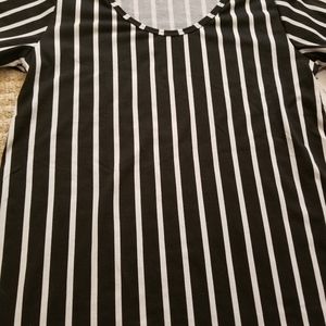 Lularoe classic tee